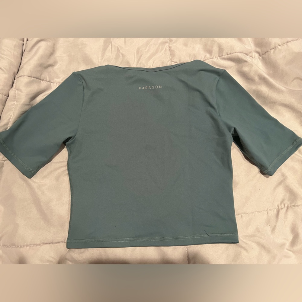 Paragon fitwear cropped shirt
